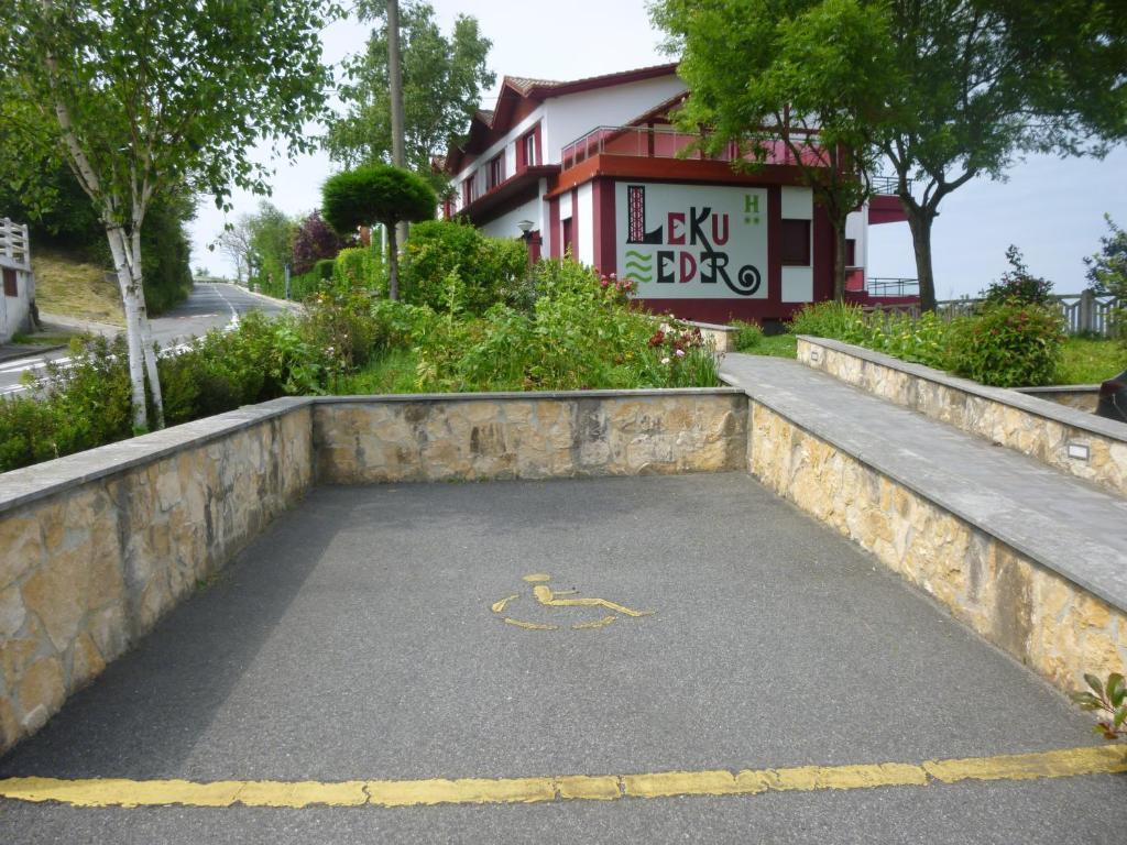 Hotel Leku Eder 2*