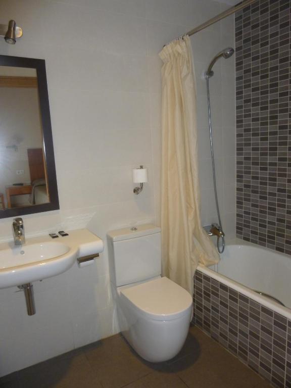 Leku Eder Hotel 2*